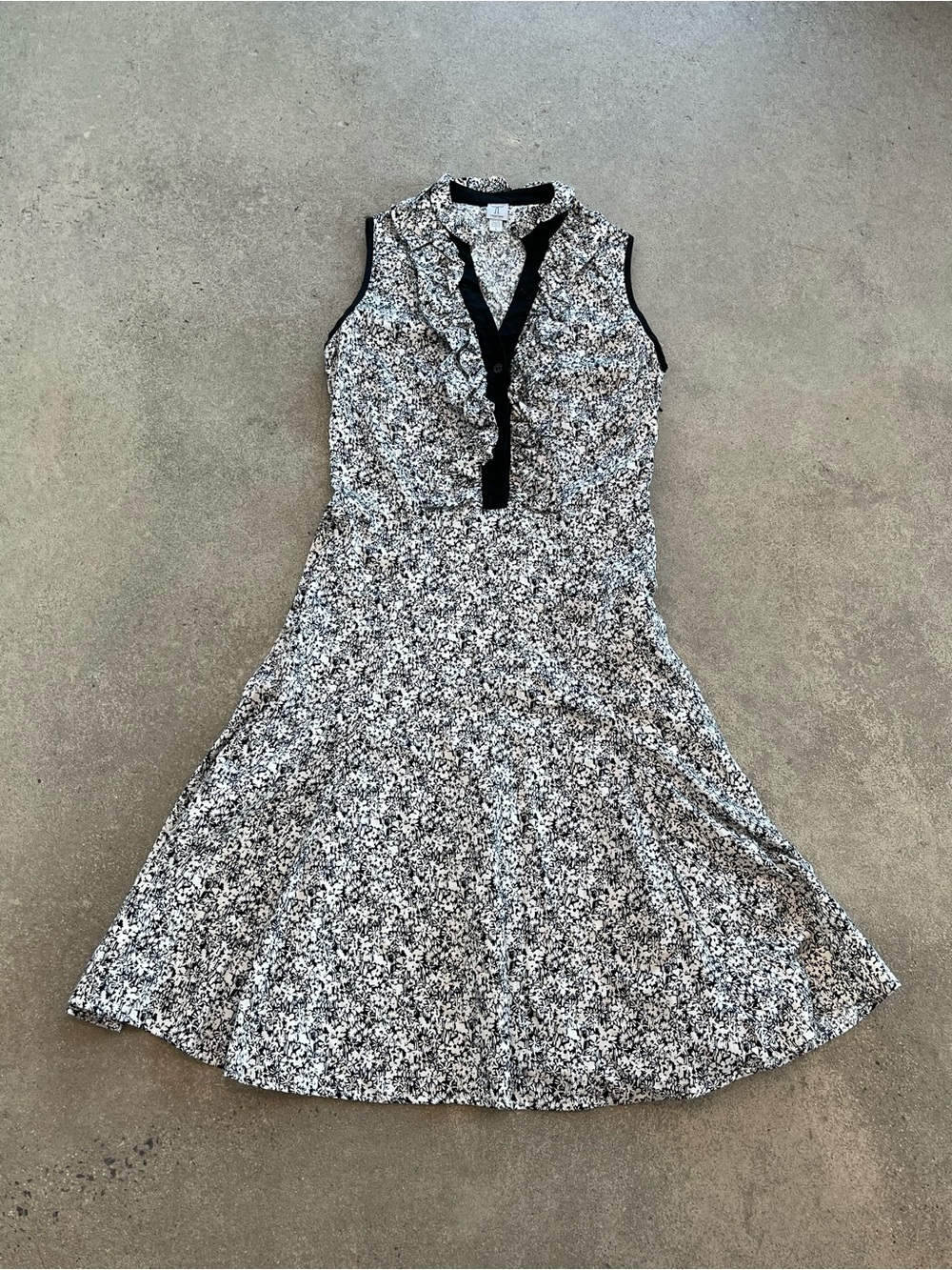 Tristan Floral Fit & Flare Summer Dress in Black & White | Size 2